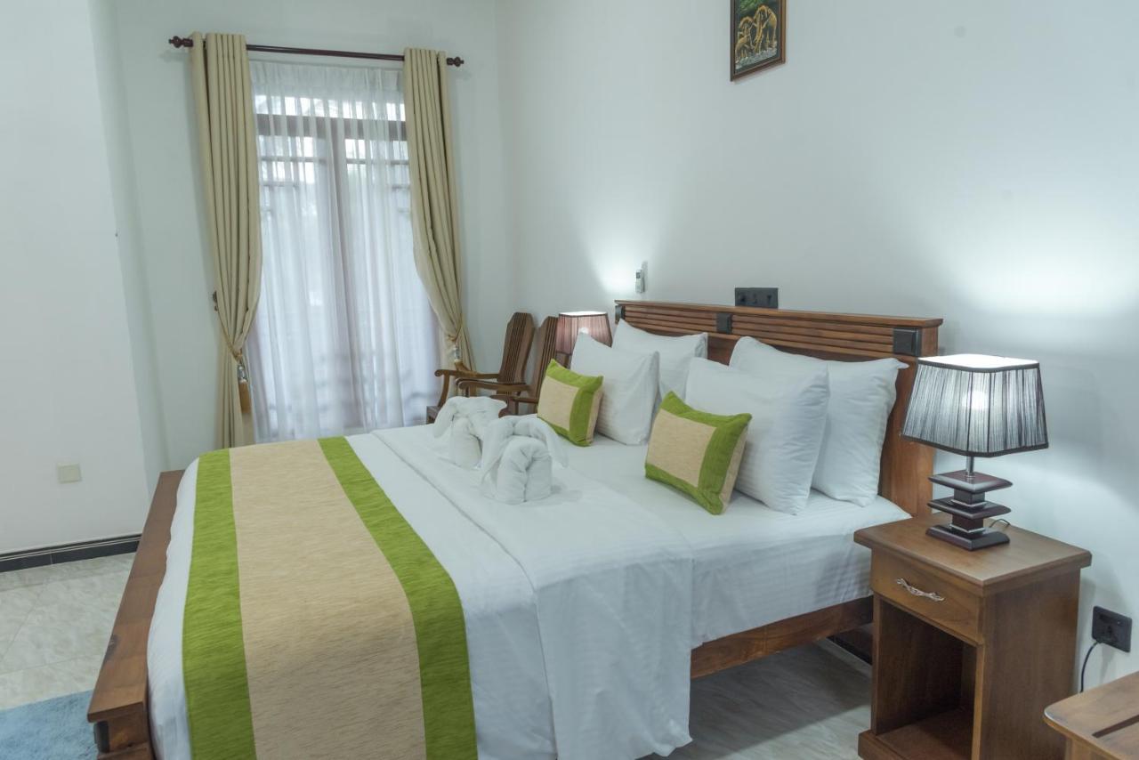L S Lanka Boutique Hotel Dambulla Exteriör bild